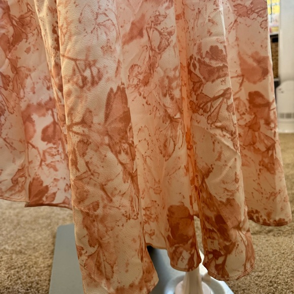 NWT EXPRESS Flowy Midi Spaghetti Strap Dress in Blush and White - Picture 6 of 9